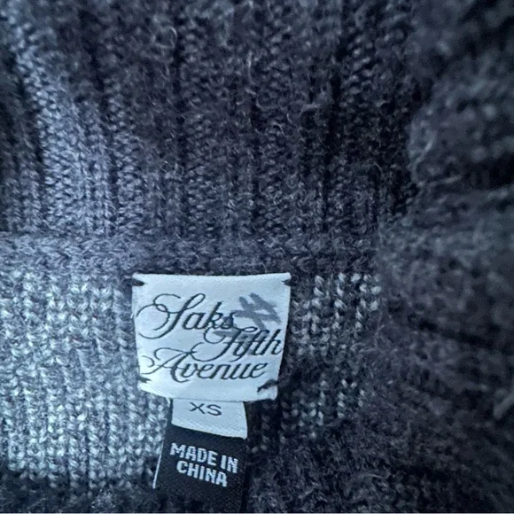 Saks Chevron Sweater 100% Super fine Merino Wool Size XS - Picture 5 of 5